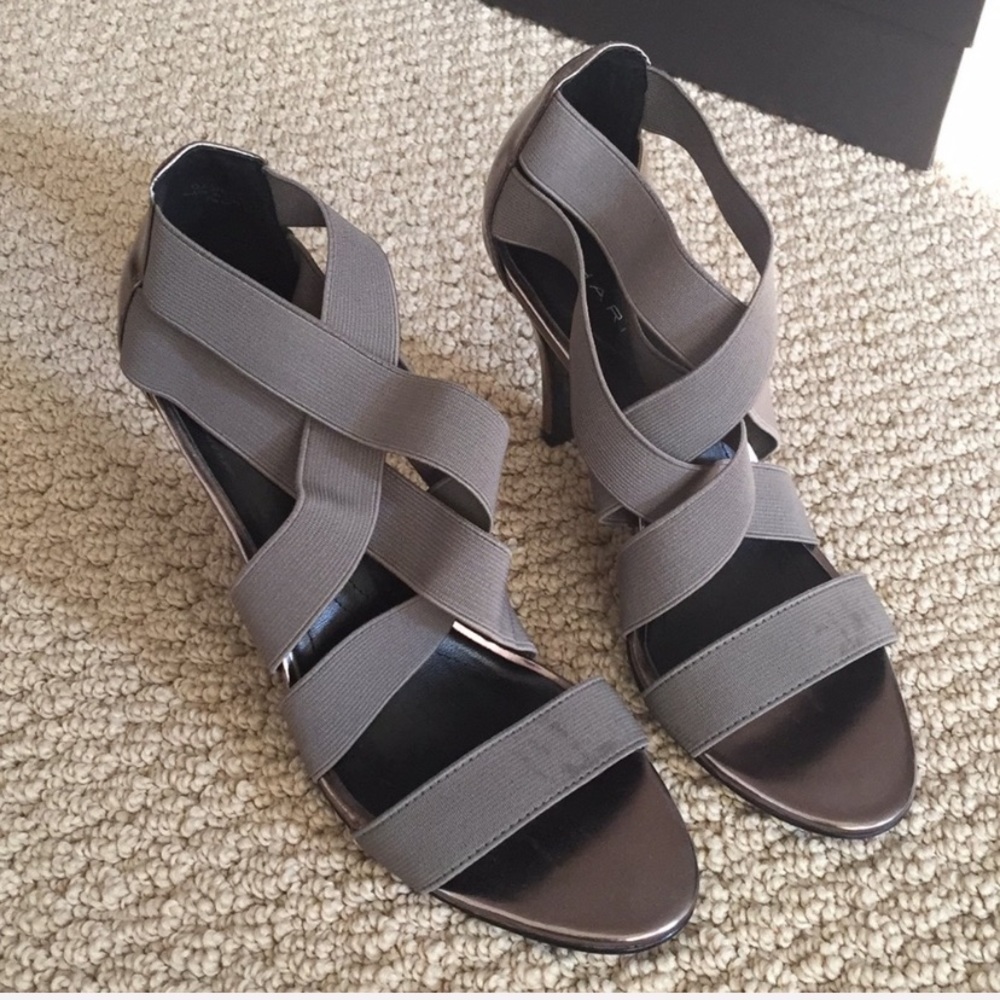🖤 Tahari Heels 7.5